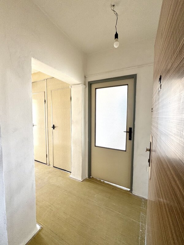 Slunný byt 2+1 s lodžií, klidné bydlení v centru města Pardu - 12