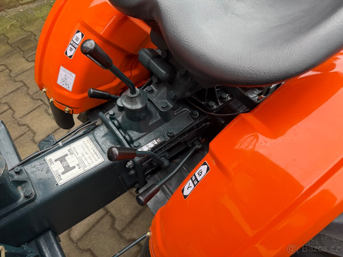 malotraktor Kubota B5000 - 12
