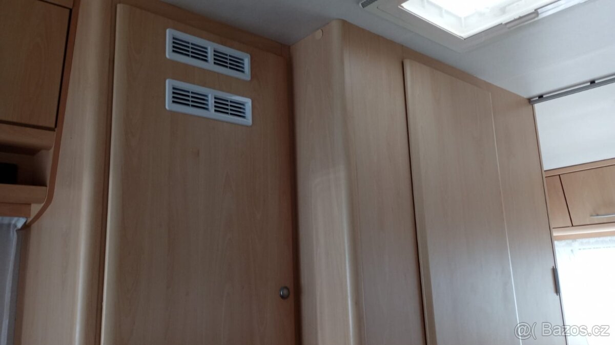 PRODÁM KARAVAN CHATEAU 1200kg - 12