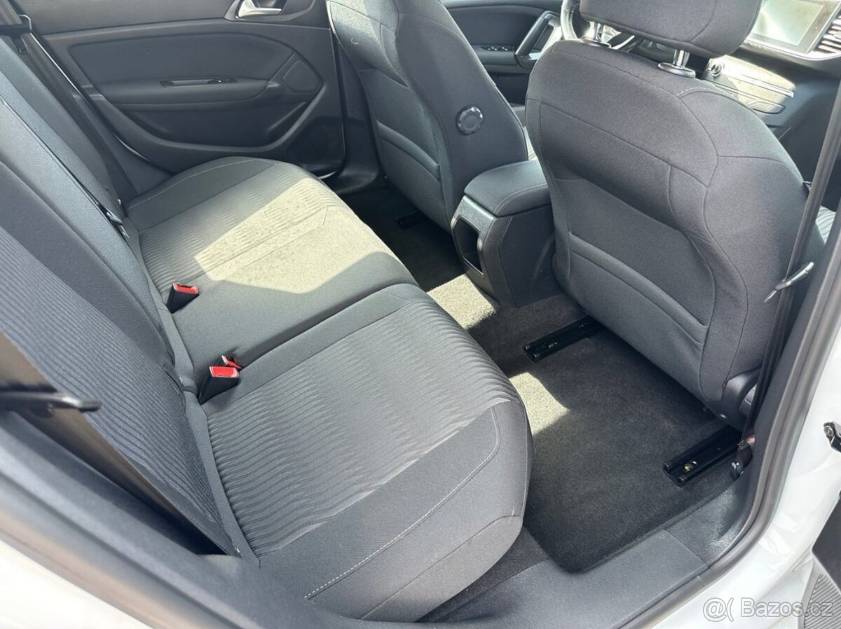 prodáváme Peugeot 308 1.2 Turbo 81kw - 12