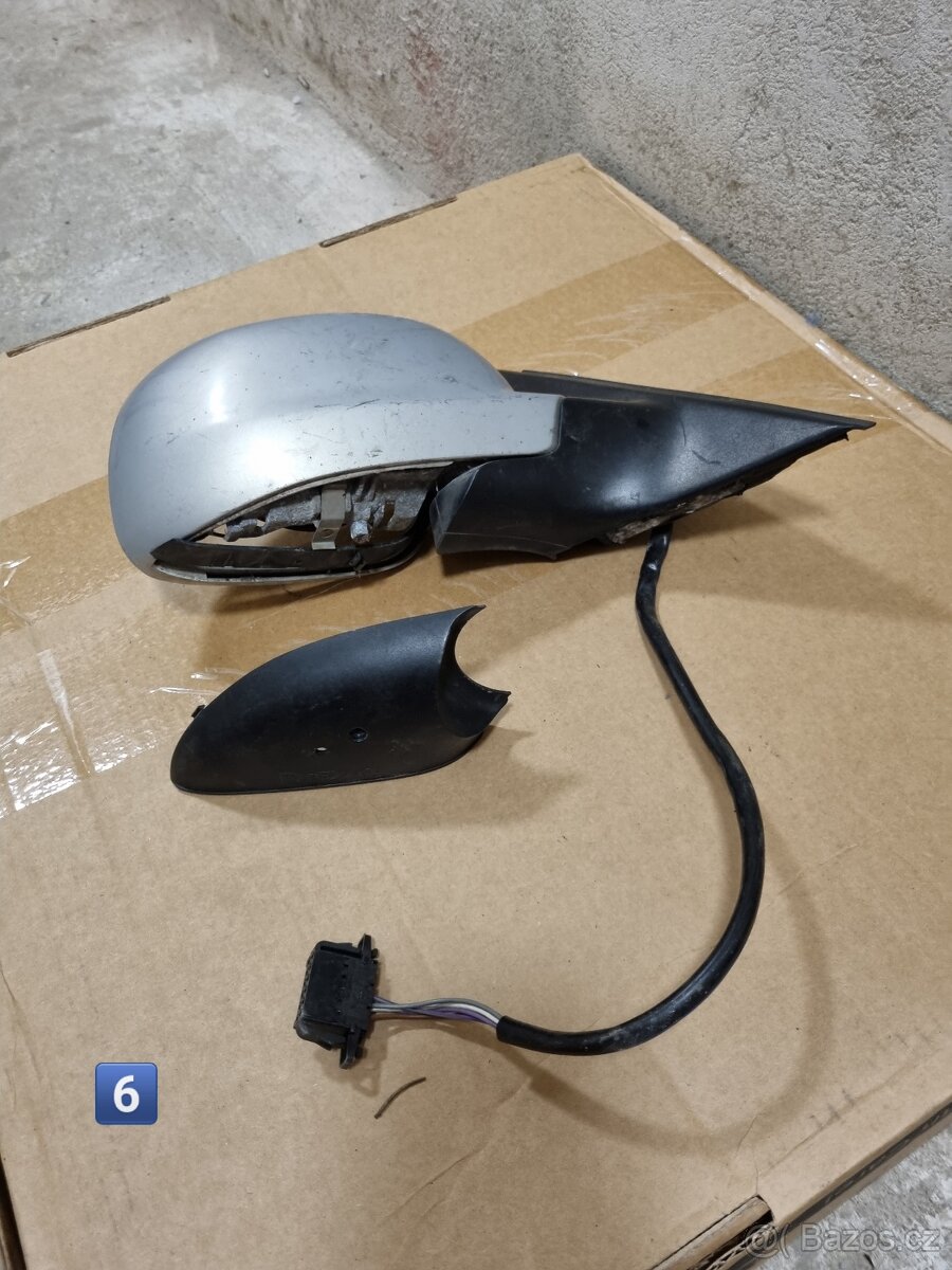 Zrcátka různé barvy na VW Passat B5.5 - 12