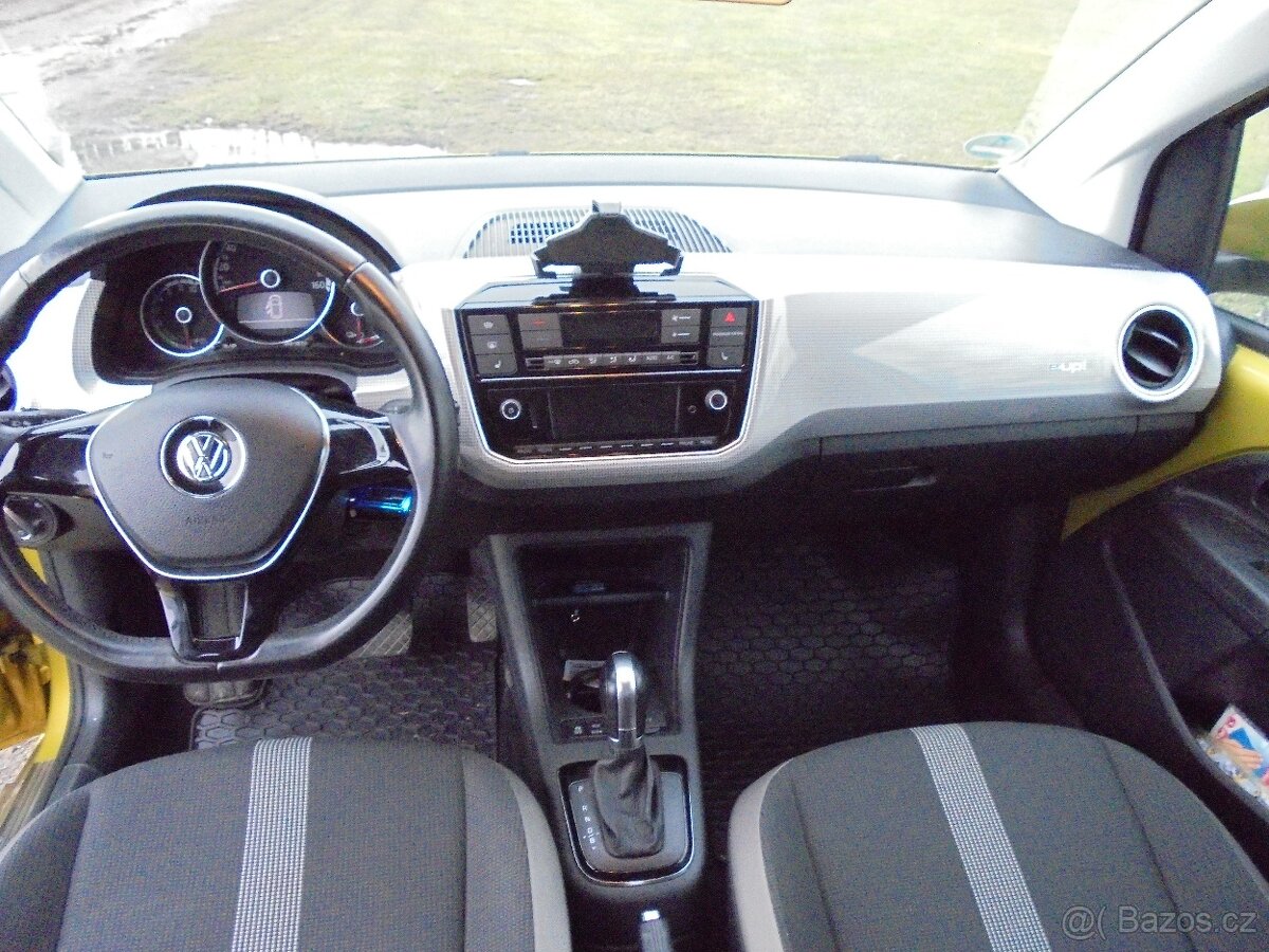 Volkswagen E- UP - 12