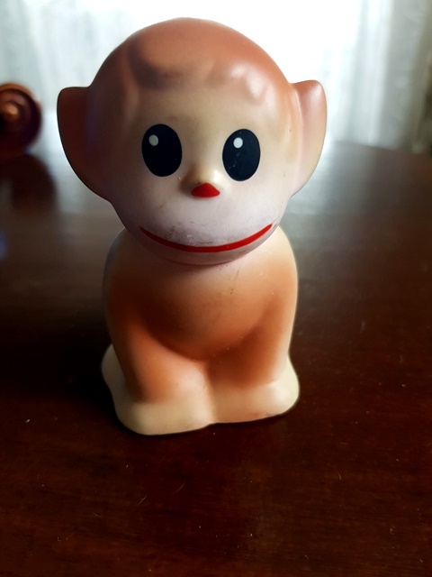 staré hračky bábika, domiešavač, ČZ prasa, buldozér... - 12