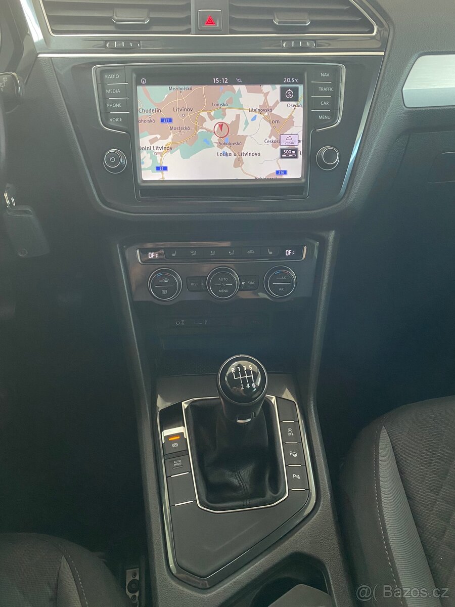 Volkswagen Tiguan 2.0 - 12