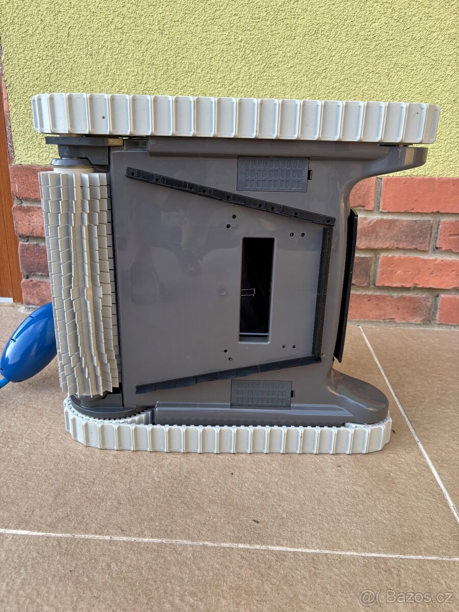 Bazénový vysavač Dolphin E10 - 12