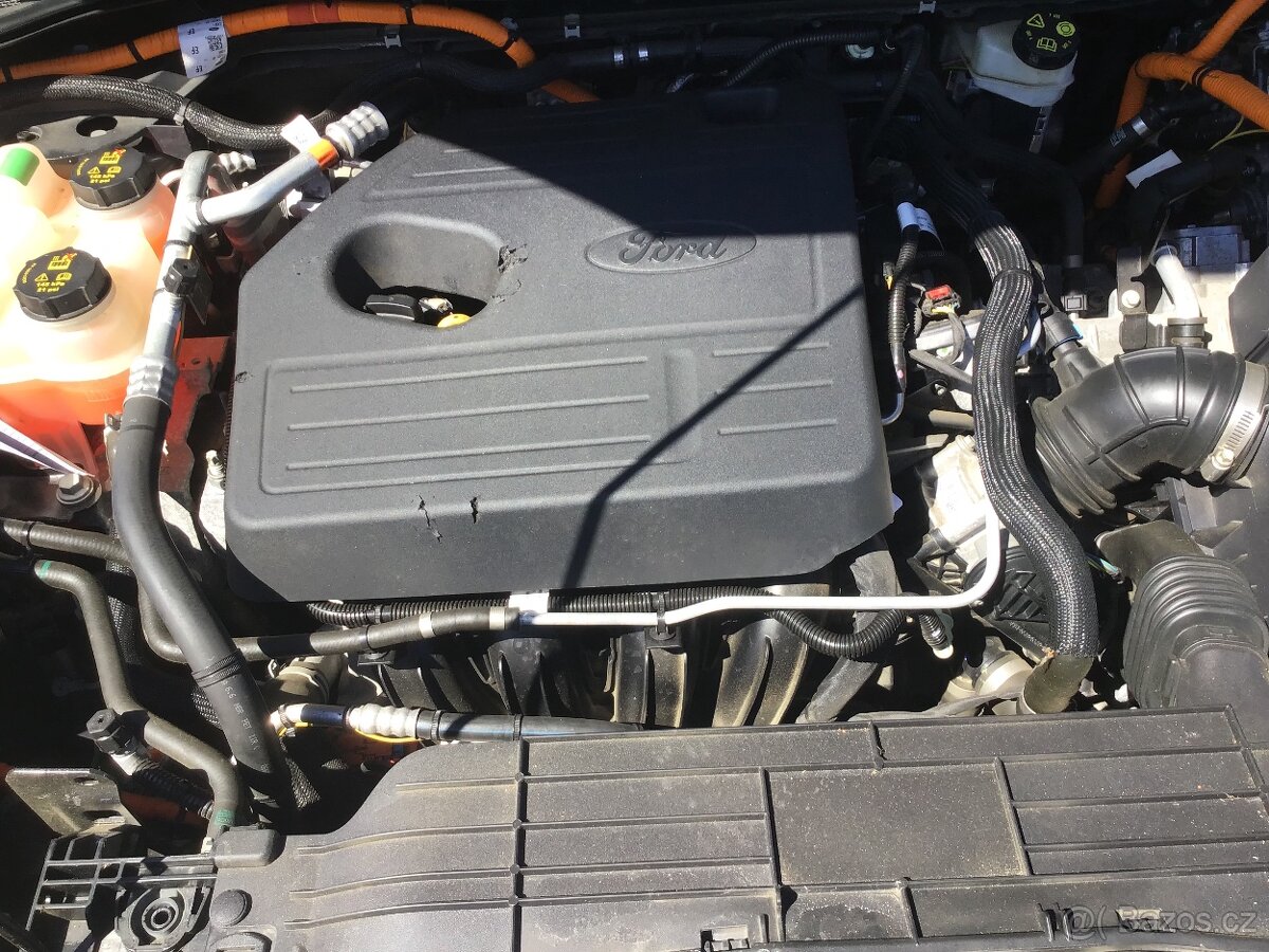 Ford Kuga plaginhybryd - 12