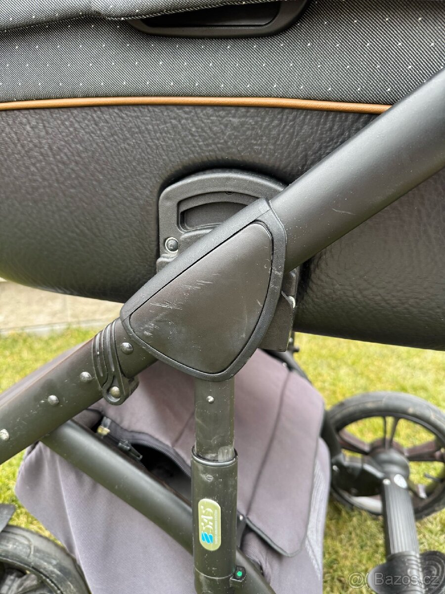 Kočárek Roan Bass - 12