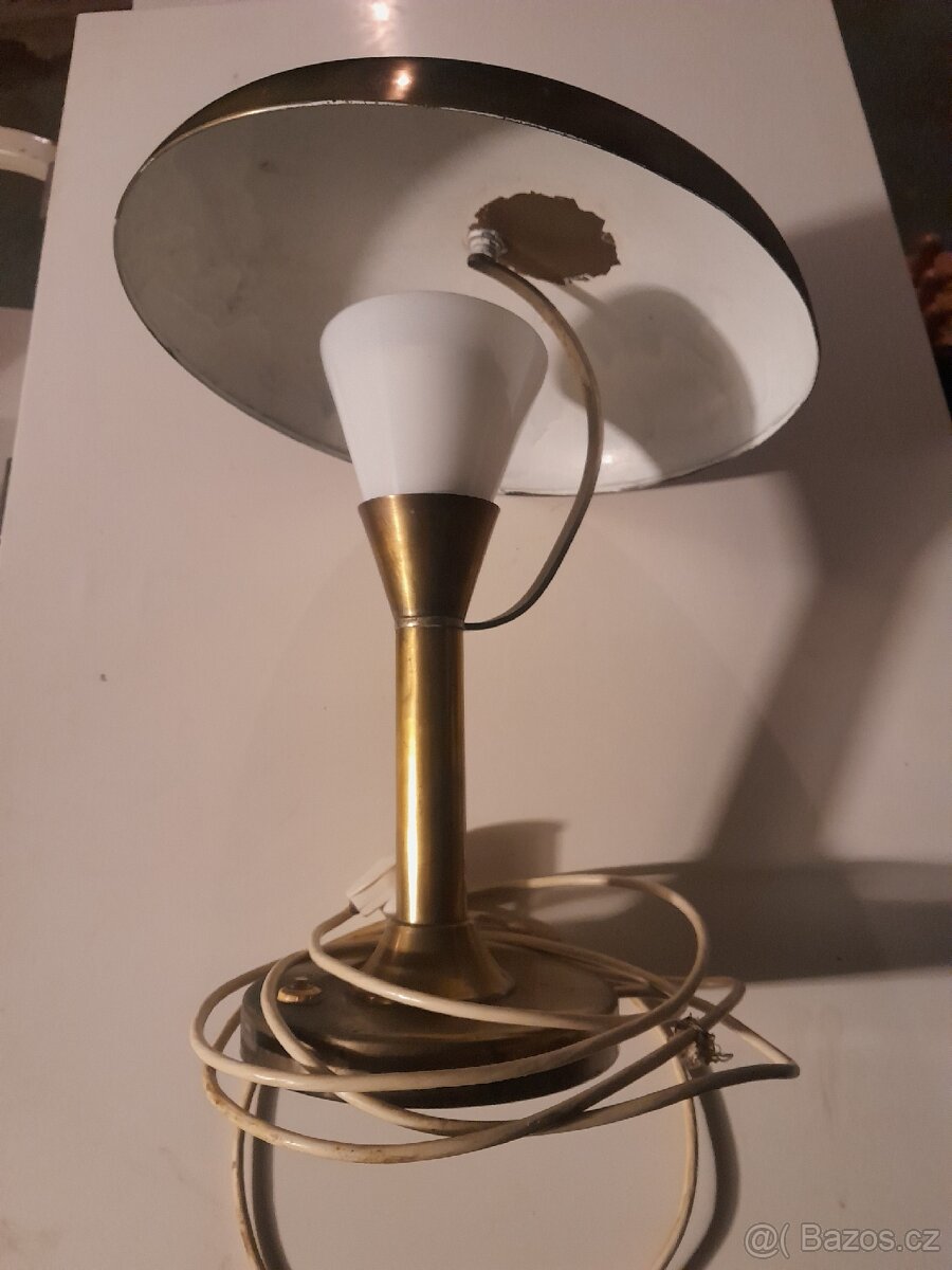 Retro stůl, židle a psací stroj funkcionalismus - 12