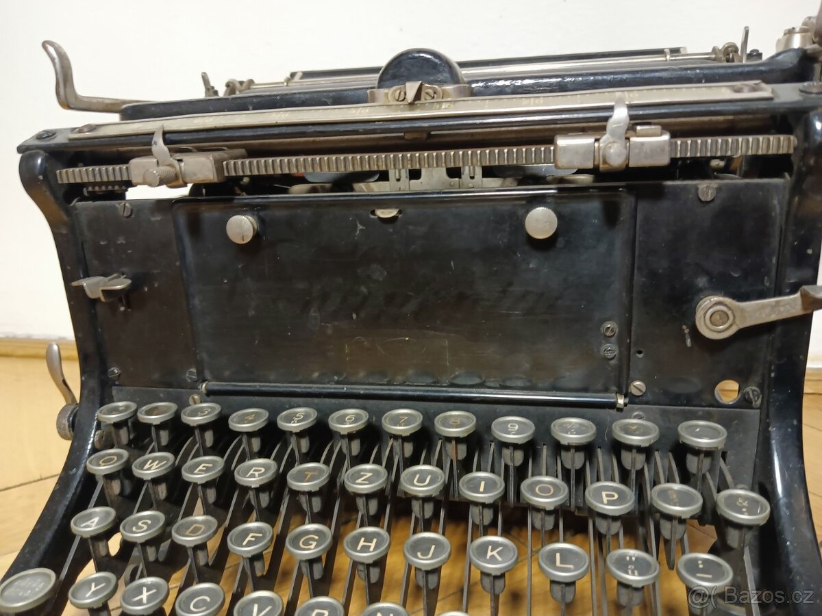 stary psaci stroj Continental - funkcni - 12