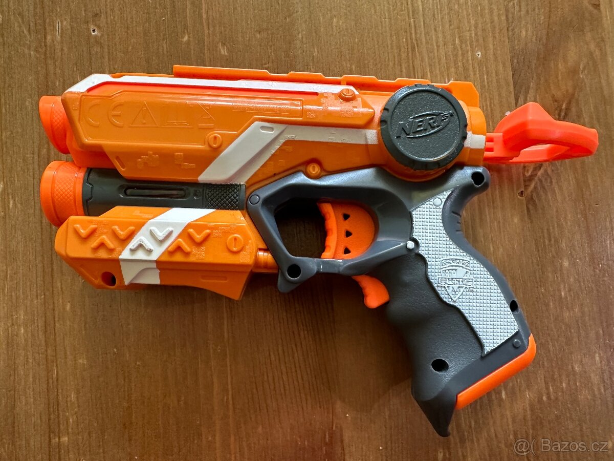 pistole Nerf Firestrake Elite - 12