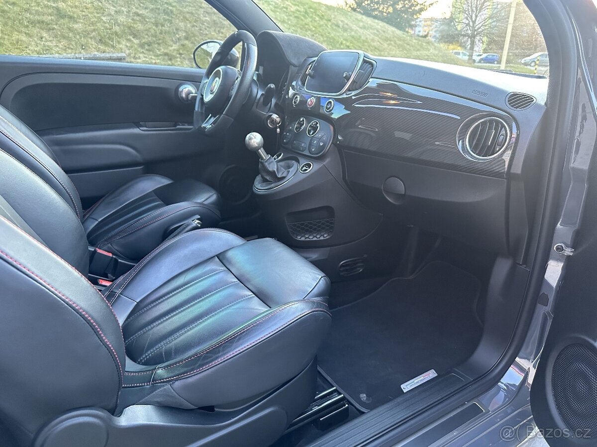 ABARTH 695 36000KM AKRAPOVIČ PRAVIDELNÝ SERVIS TOP STAV - 12