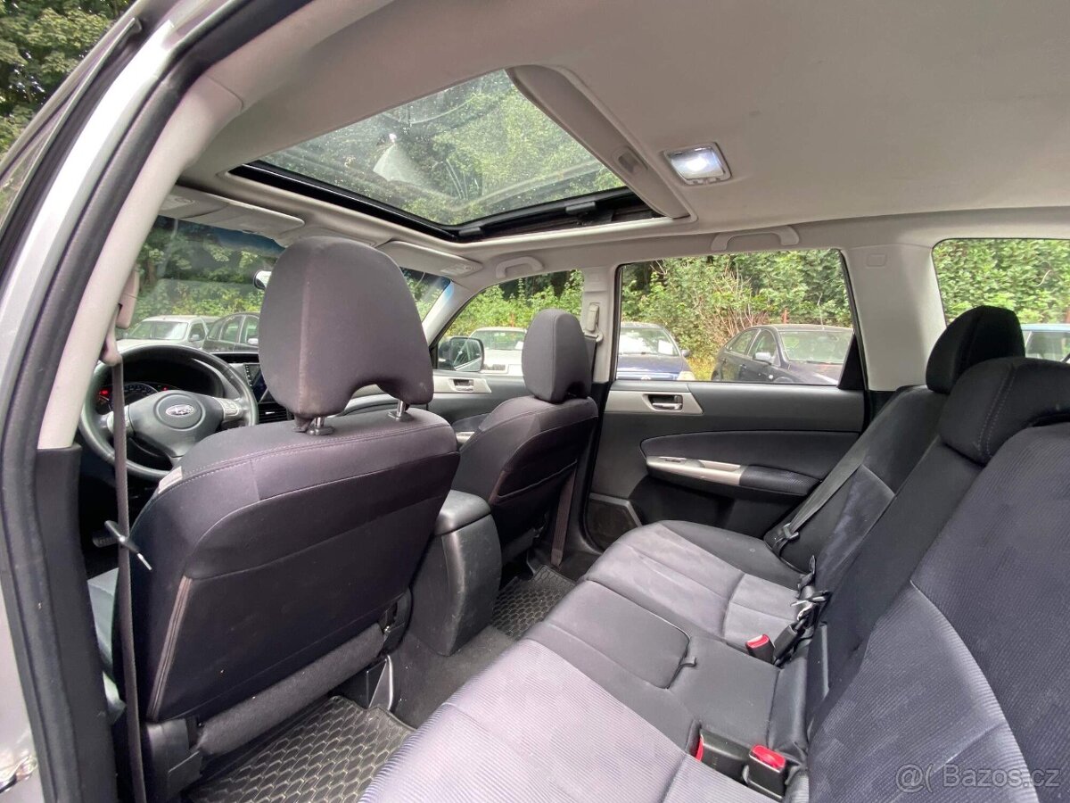 Subaru Forester 2.0i 110kW 4x4 automat klima tempomat 164tkm - 12