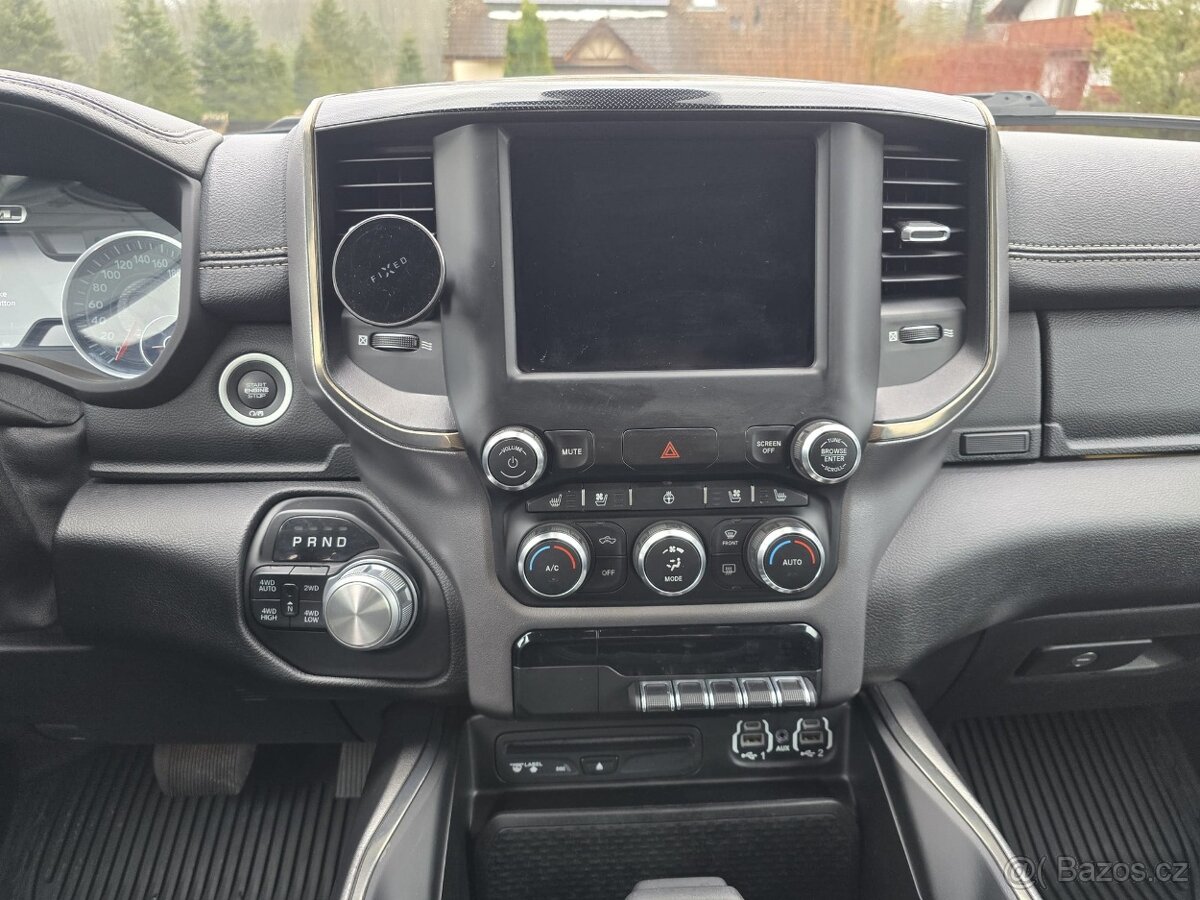 Dodge RAM Sport 5.7 HEMI - 12