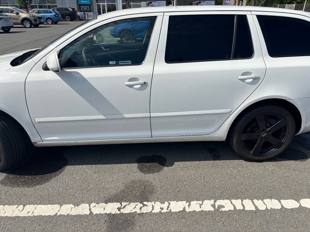 Škoda Octavia 1.6 TDI - 12