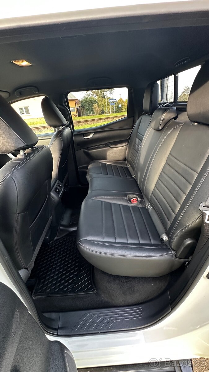 Mercedes-Benz X350 CDI - 12