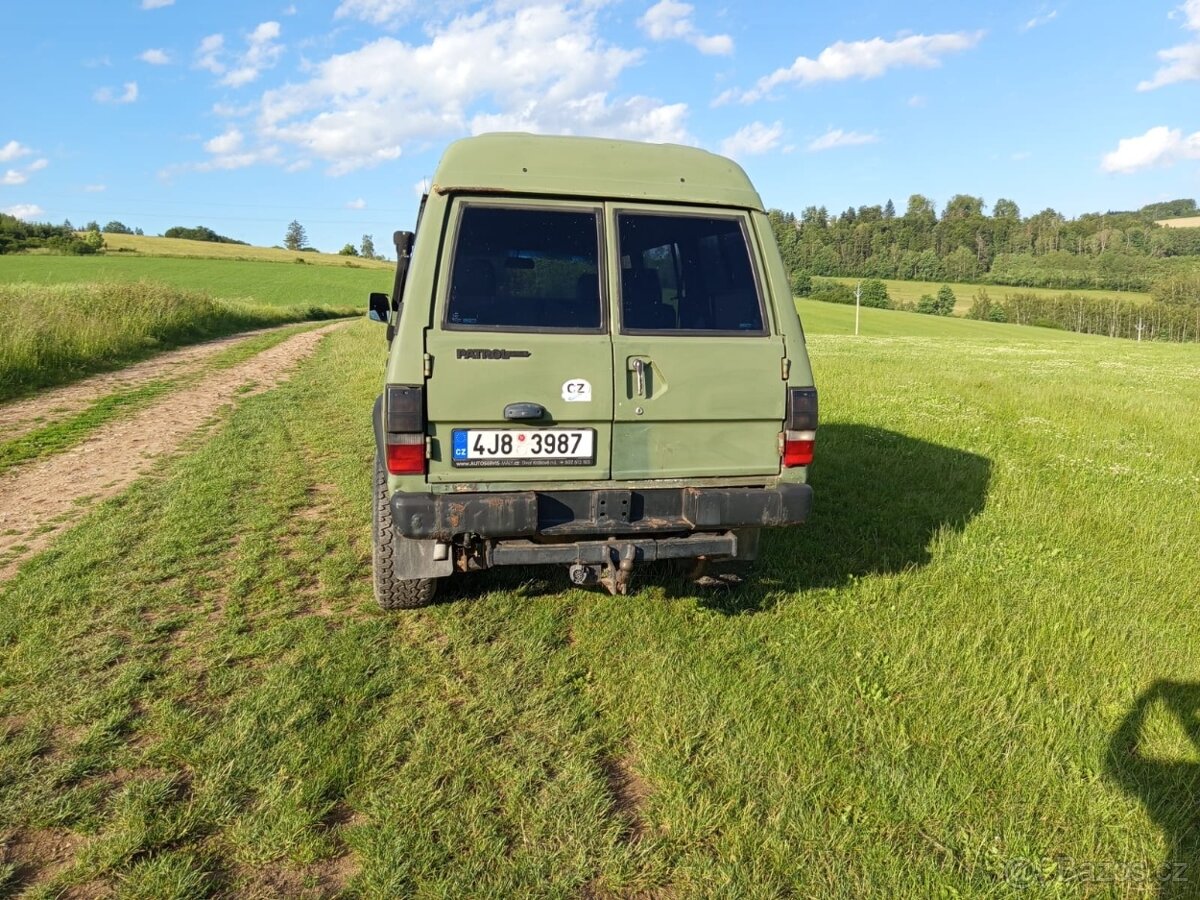 Nissan patrol wagon HR G260 - 12