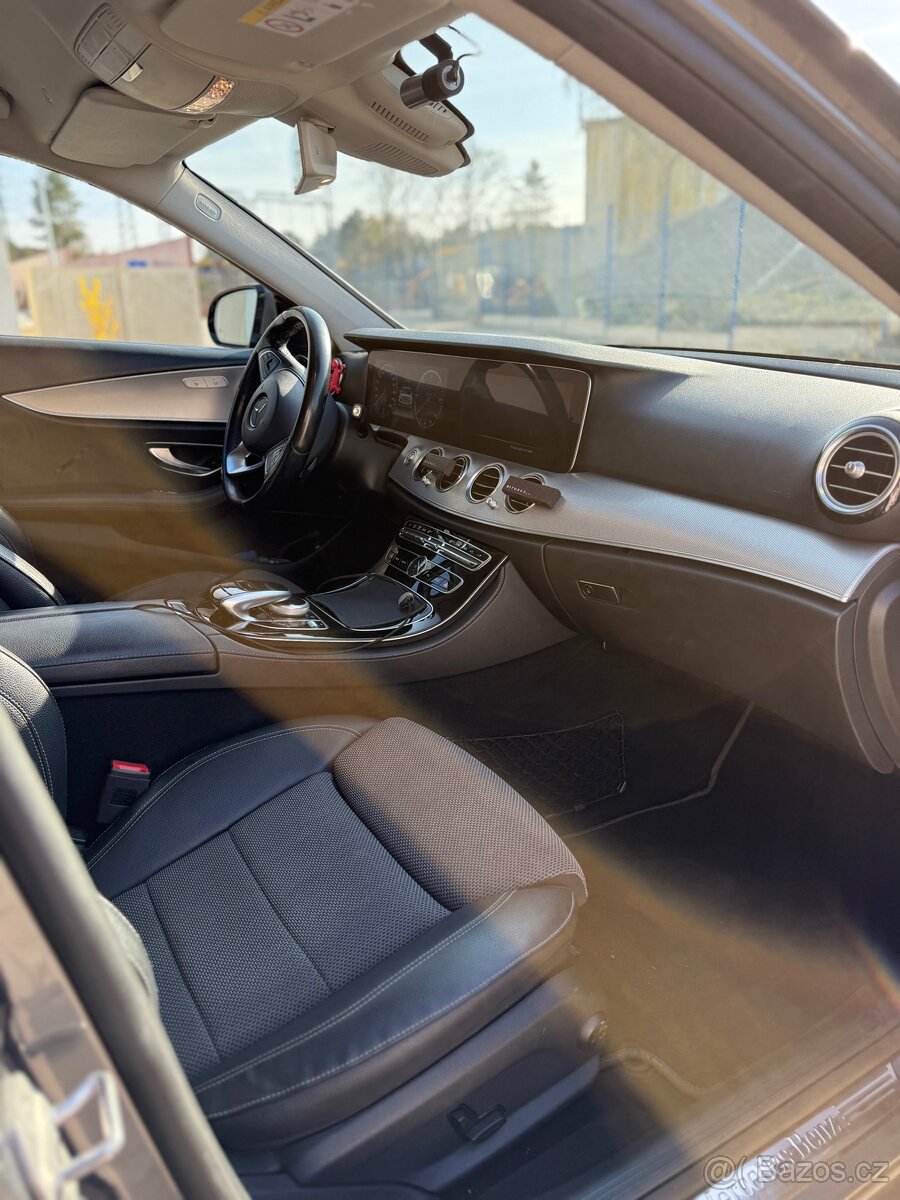 Mercedes E220 W213 - 12