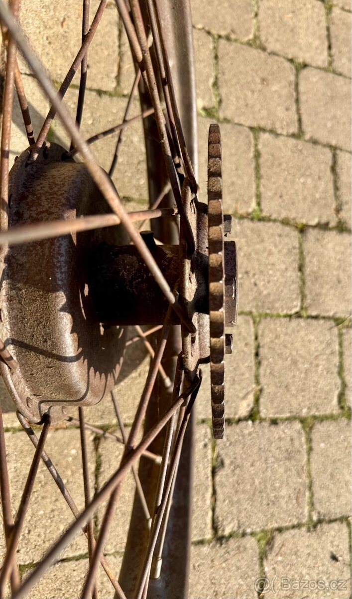 Jawa 175 250 speciál - zadní kolo - 12