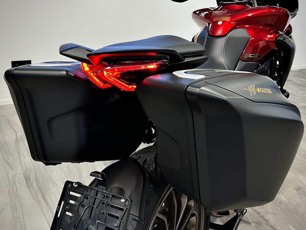 MV Agusta Turismo Veloce Lusso SCS zaruka do 2026 - 12