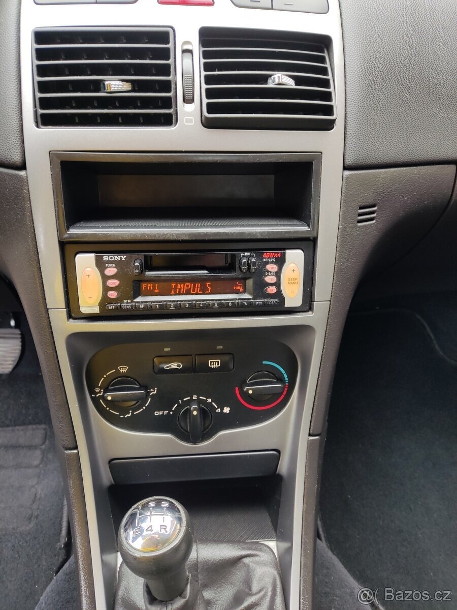 Peugeot 307 1,4 benzín - 12