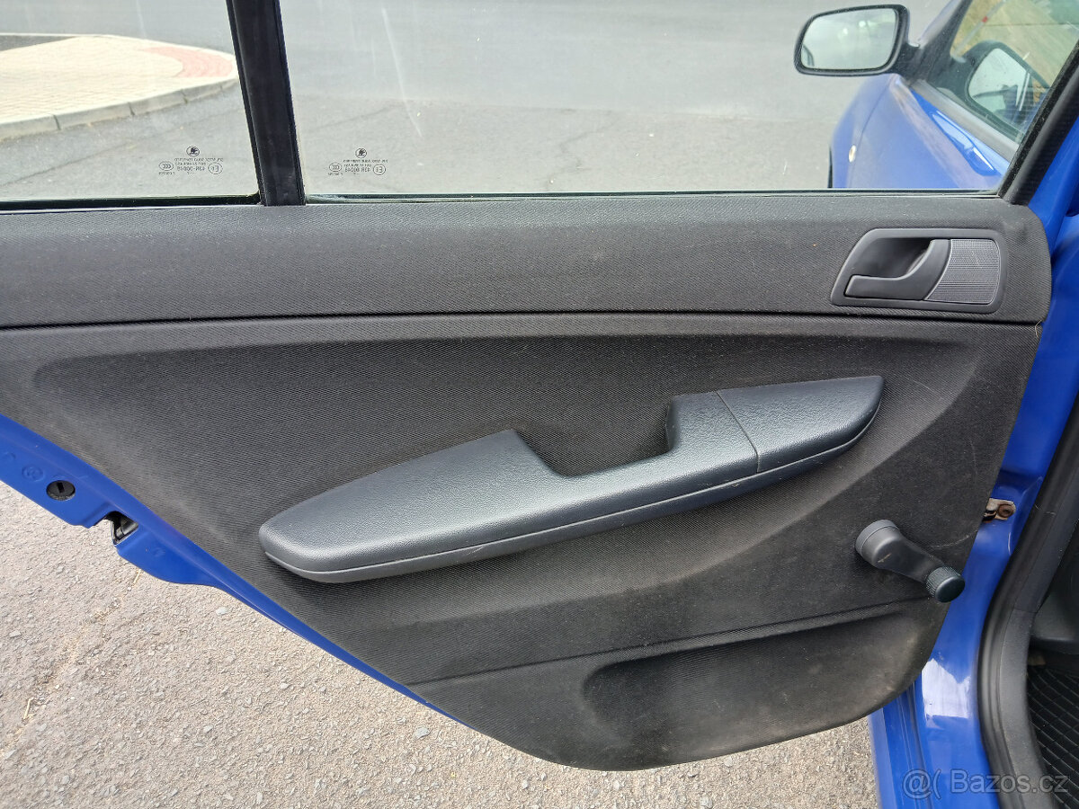 Škoda Fabia Com 1.4 59kW serviska - 12