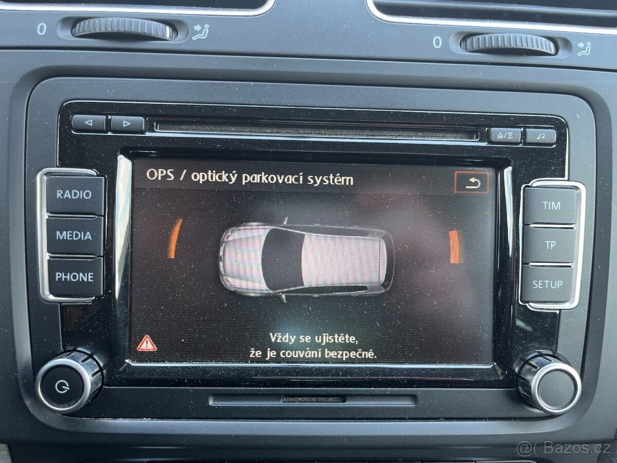 VW Golf 1.6 MPi Senzory, ALU, Výhřev Sedadel - 12