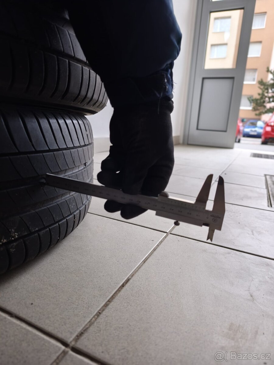 Michelin Primacy 3 225/55 R18 98V - 12