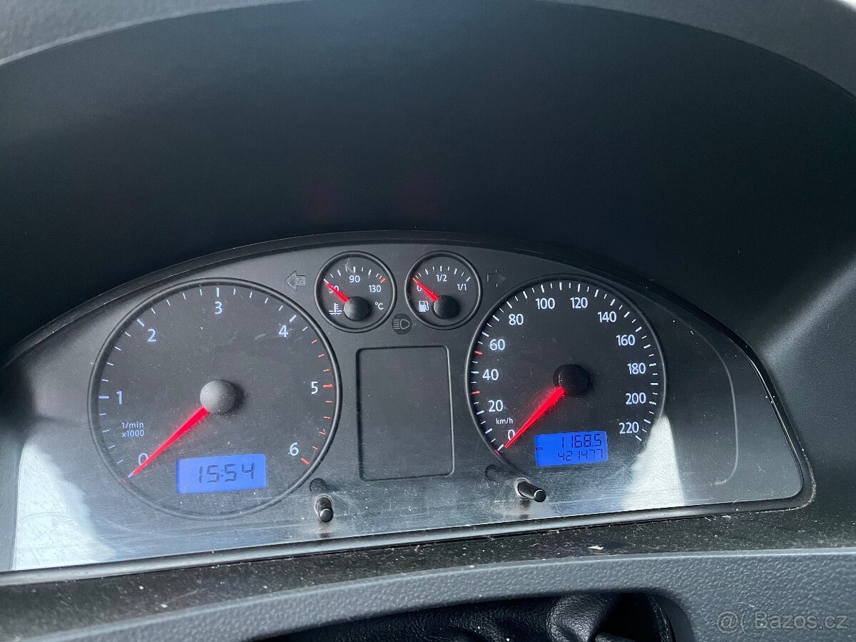 VW Transporter T5 1.9 tdi 77kw - 12