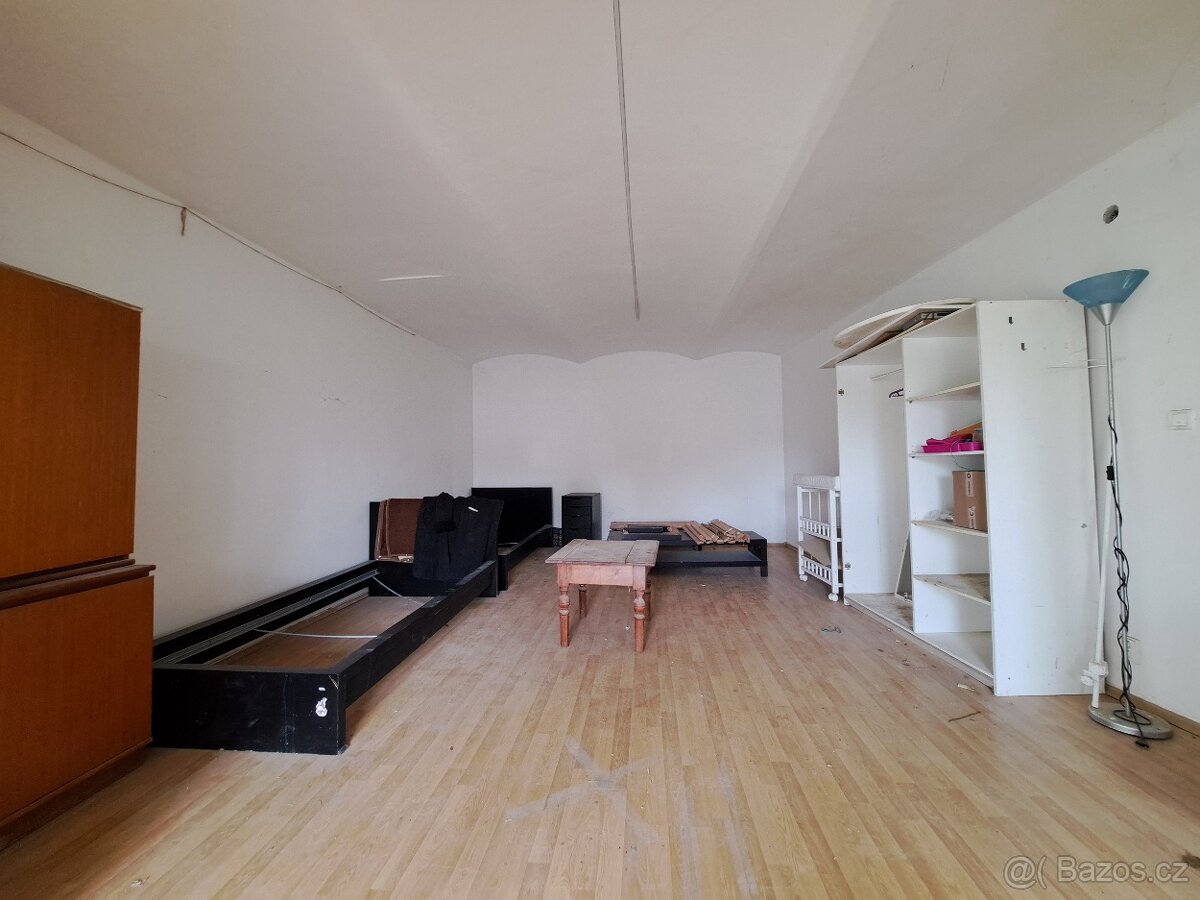 Prodej RD 6+kk Drnholec o 298 m2 před dokončením rekonstrukc - 12