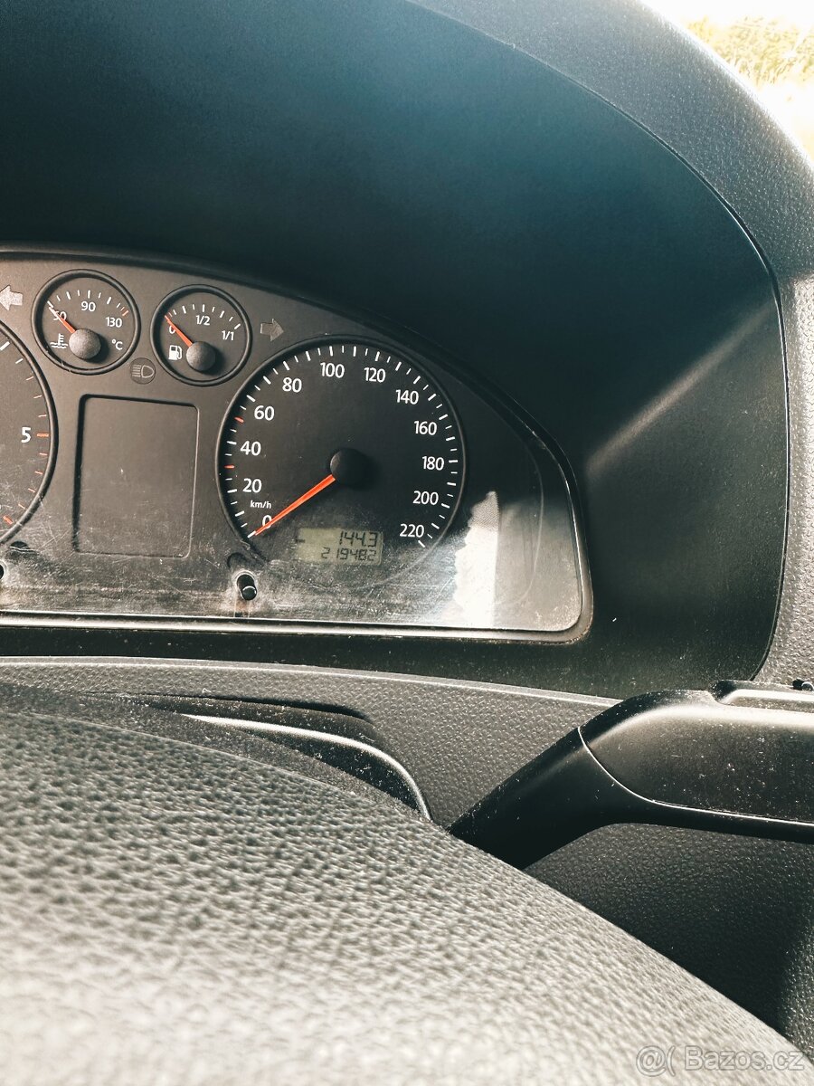 VW Transporter T5 1.9tdi - 12