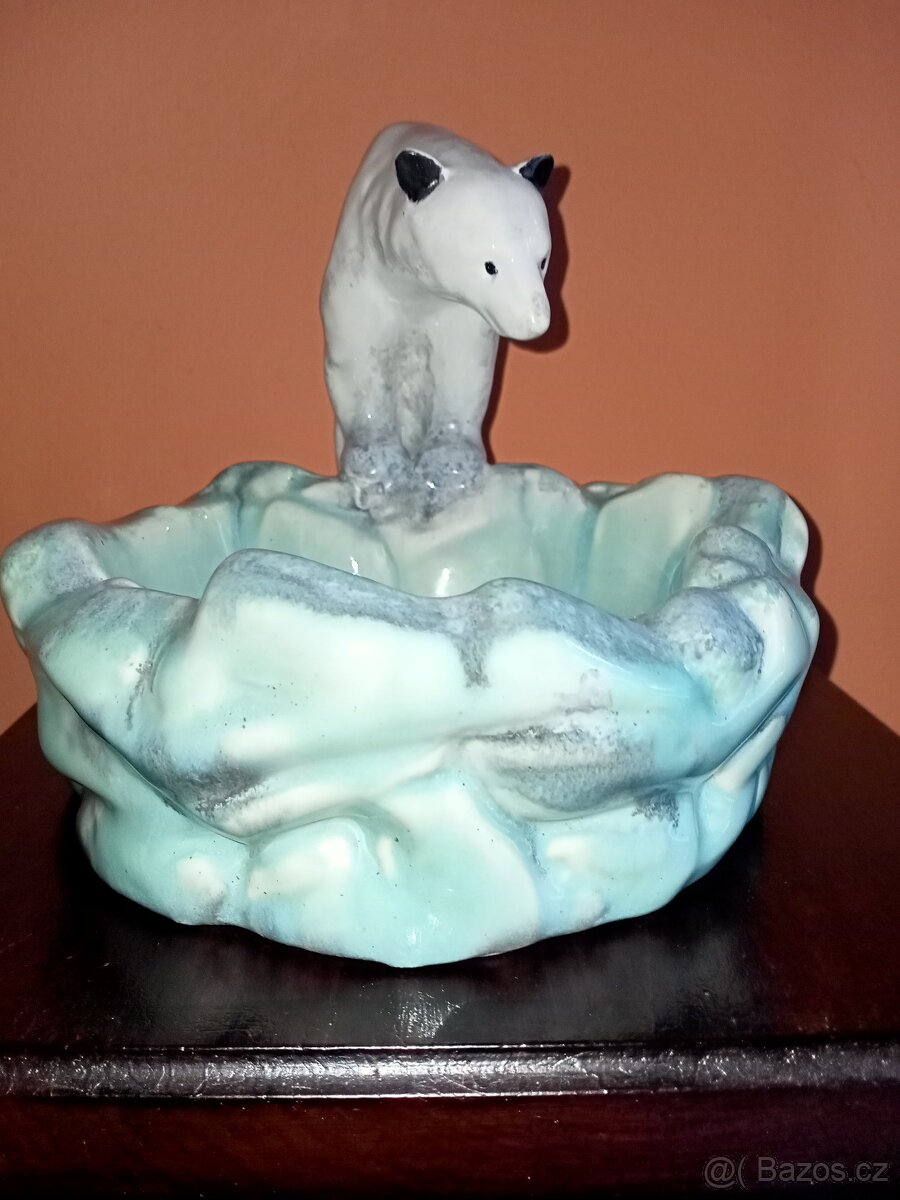 Popelník s medvědem. z.n DITMAR URBACH V.20cm Š.21 cm super - 12