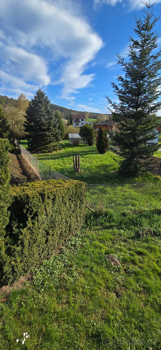 Zahrada s chatkou - 12