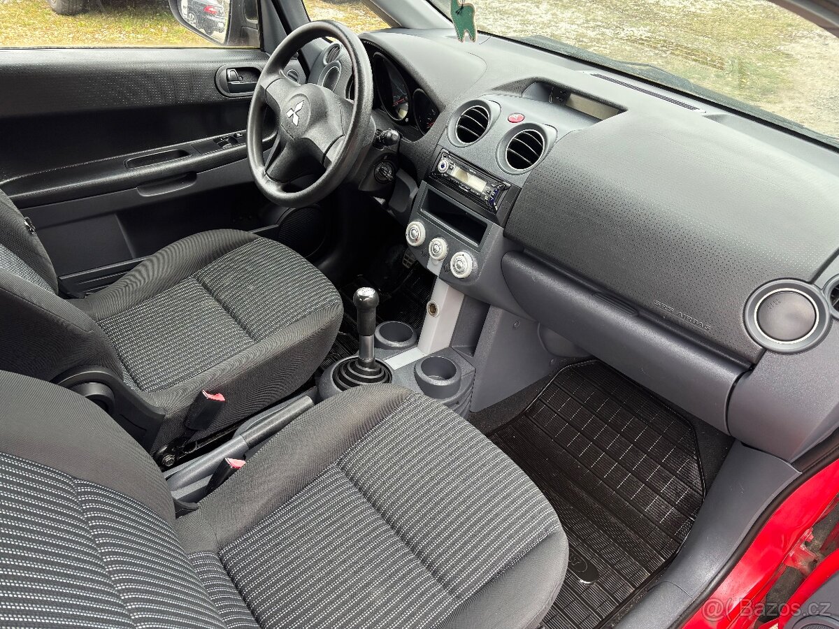 Mitsubishi Colt 1.1i - 12