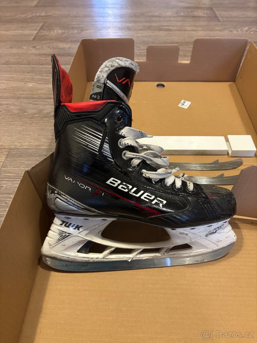 Hokejové brusle Bauer Vapor X4, velikost 8, fit 2 - 12