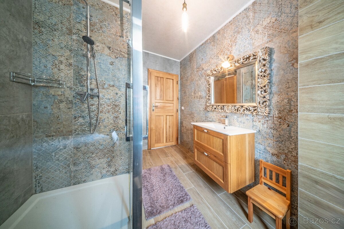 REKONSTRUOVANÝ 2+1 BYT - 12