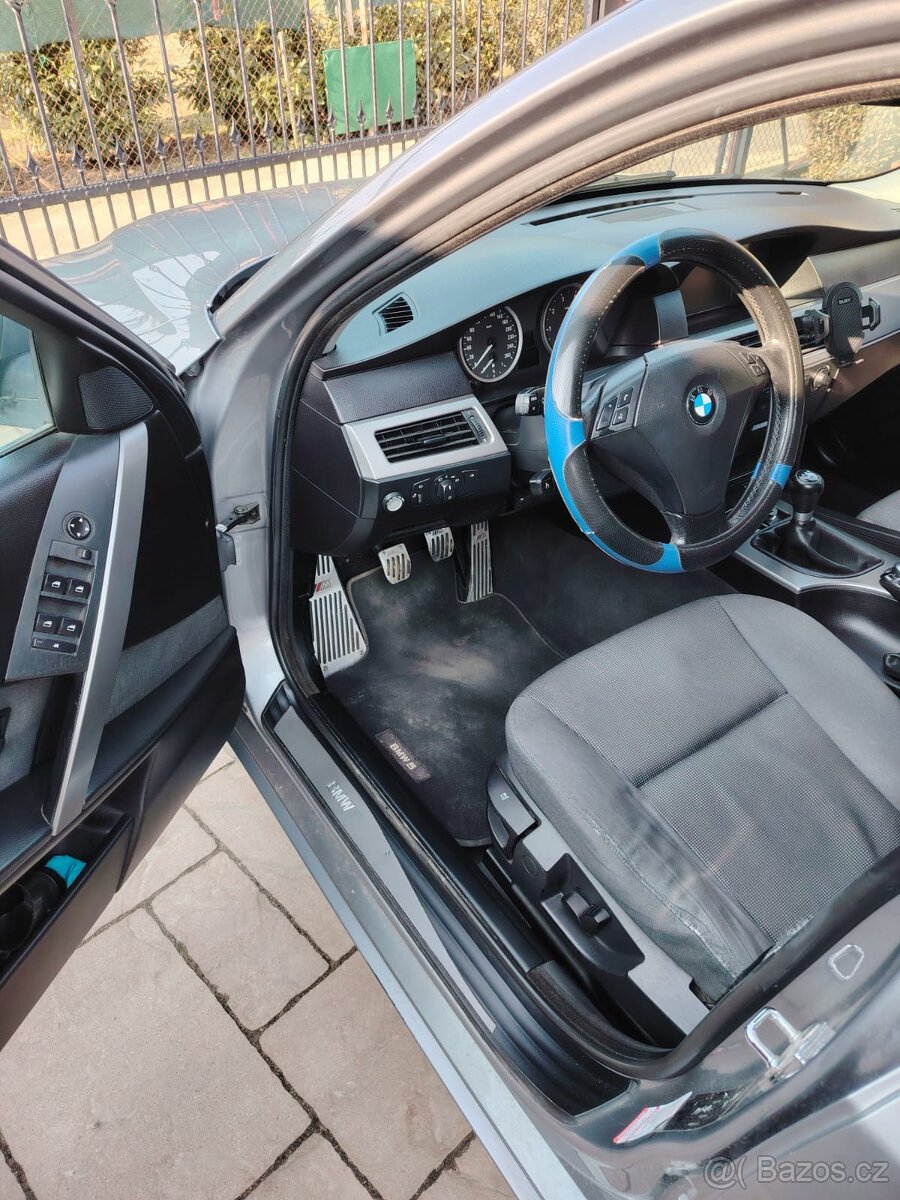 Prodám BMW (E60) 520i - 12