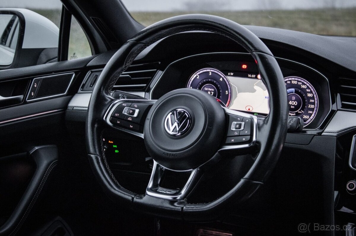 Volkswagen Passat Variant 2.0 BiTDI R-Line 4MOTION DSG - 12