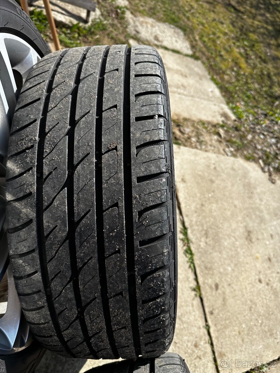 Škoda Superb 2 facelift komplet letní sada r18 - 12