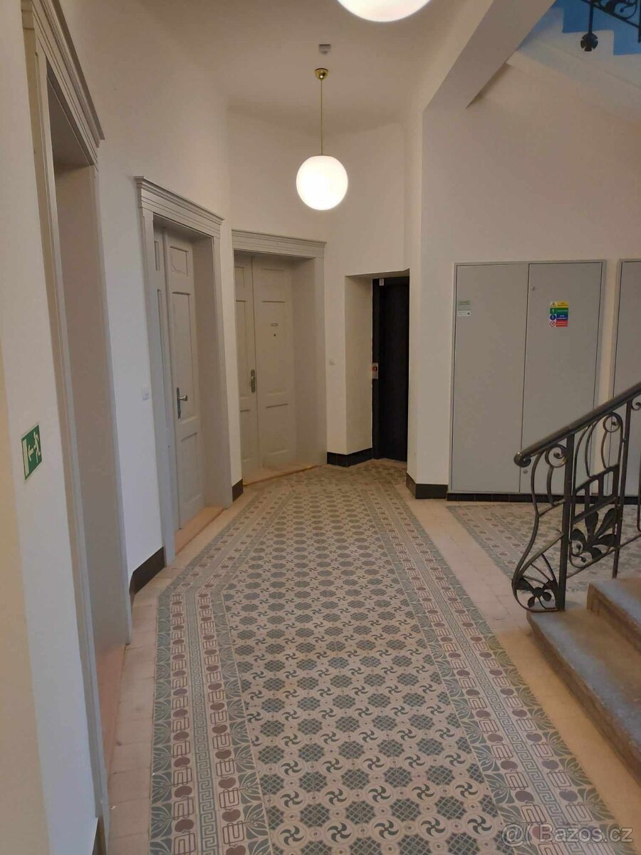 Obchodní prostor Na Spojce / Orelská - 12