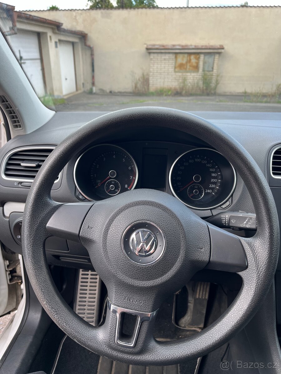 Volkswagen Golf VI 1.6 MPI - 12