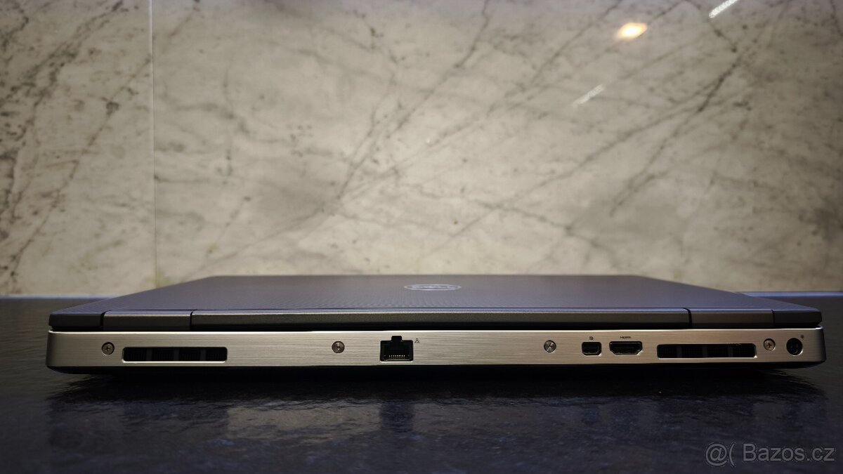 profi DELL Precision 7540 s Xeonem a nVIDIA RTX3000 - 12