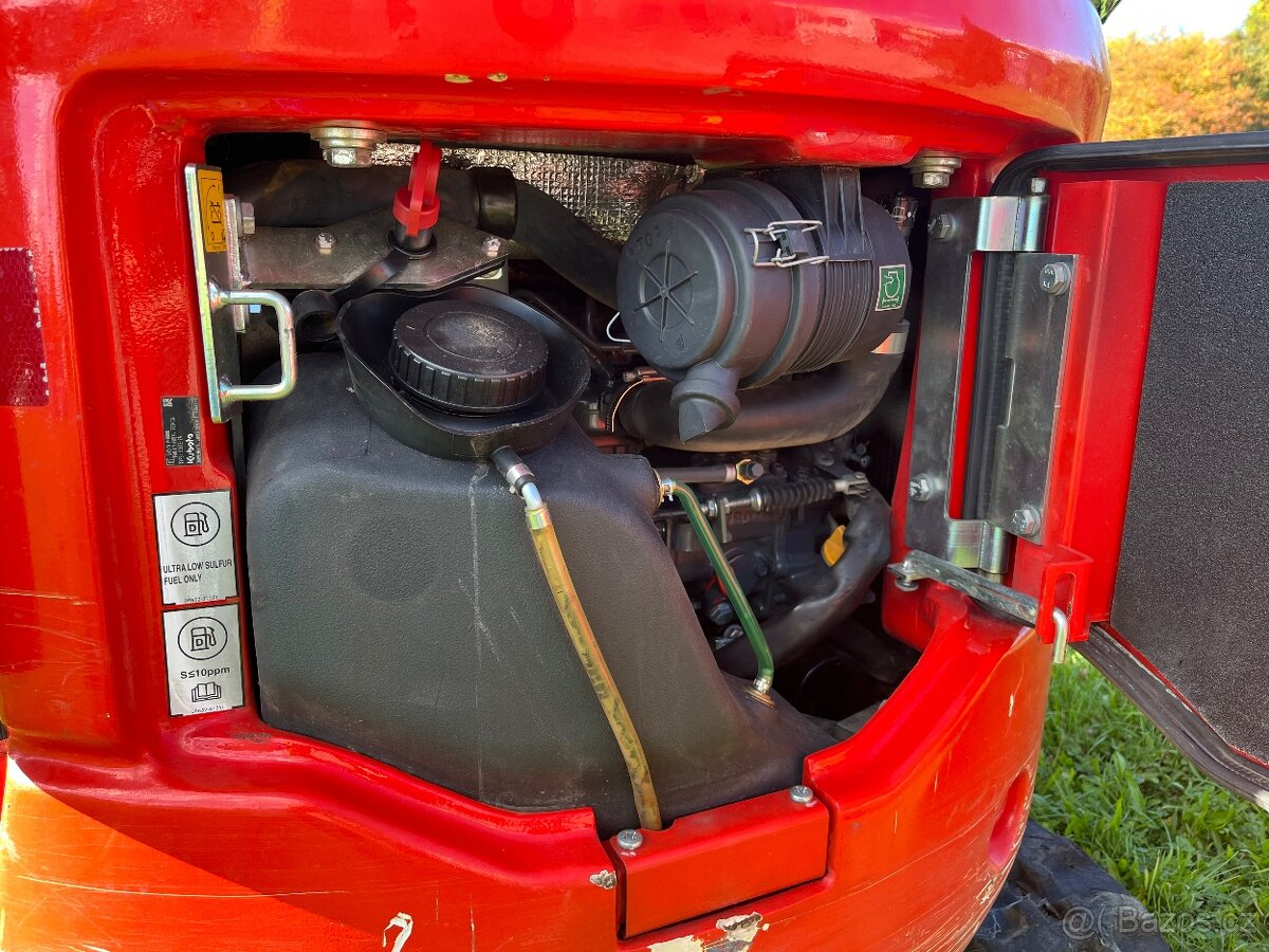 Bagřík KOMATSU PC16R-3HS - 12