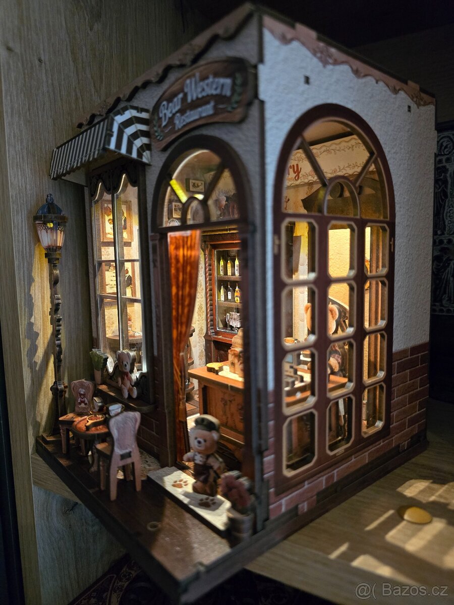 Dřevěná dekorace do knihovny - 12