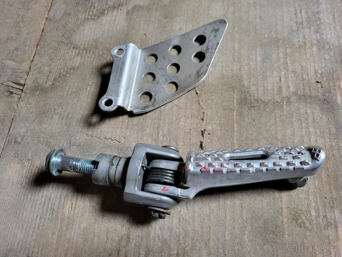 CBR600RR 2005 díly - 12