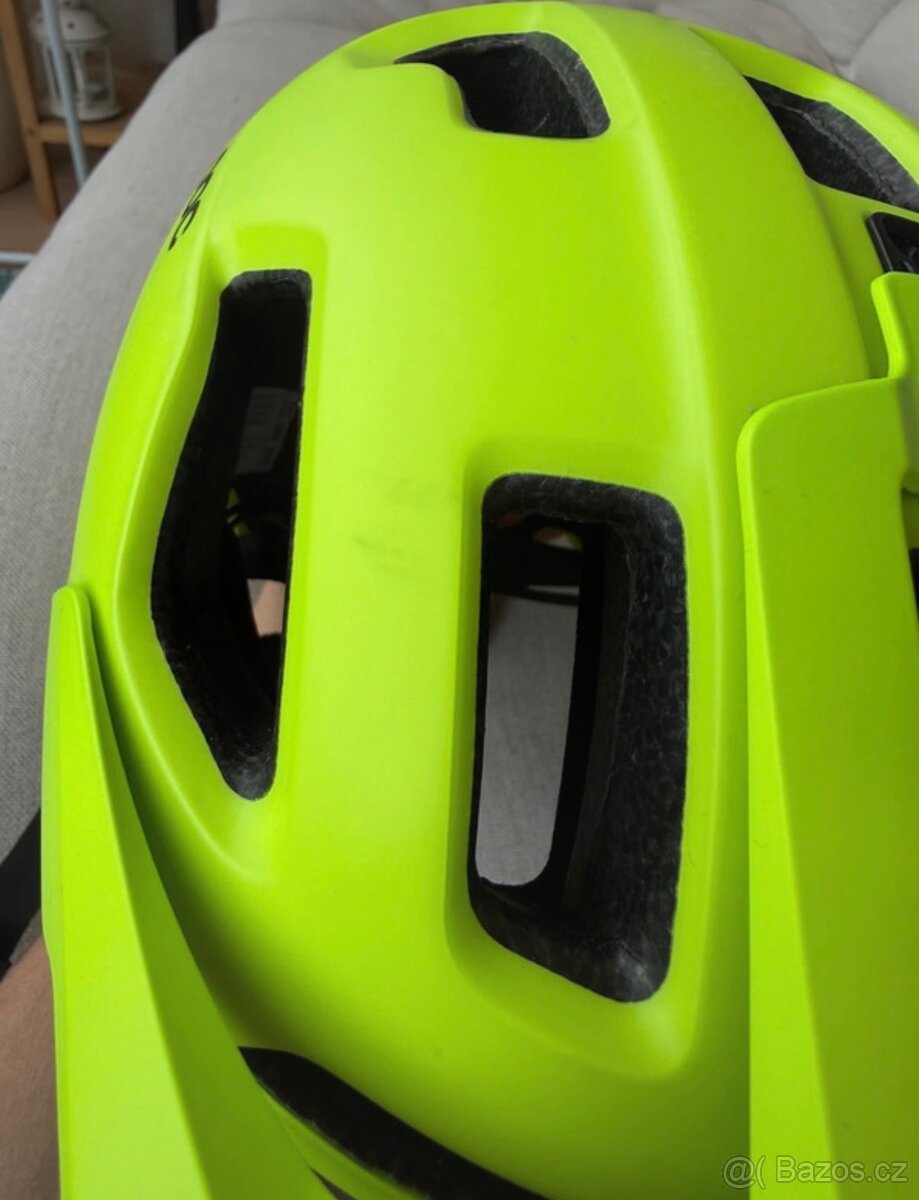 Cyklistická přilba POC Axion - 12