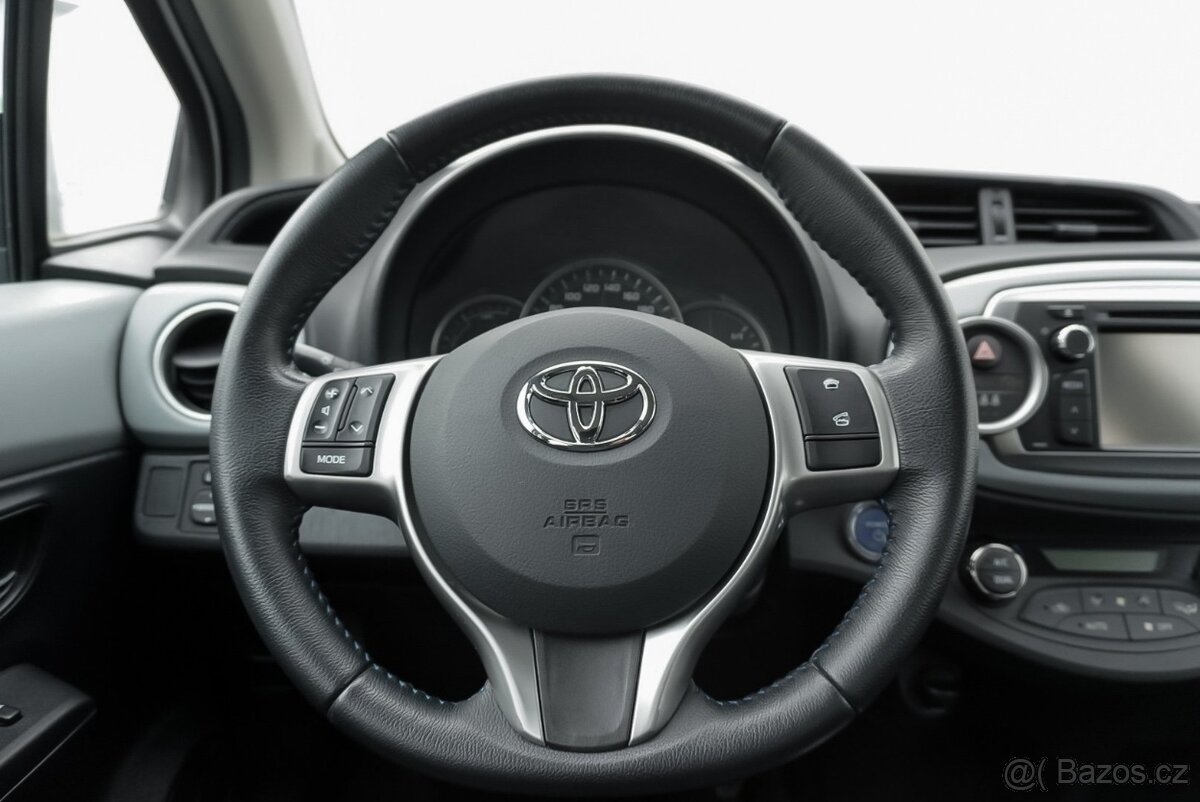 Toyota Yaris 1.5 Hybrid LOUNGE - 12