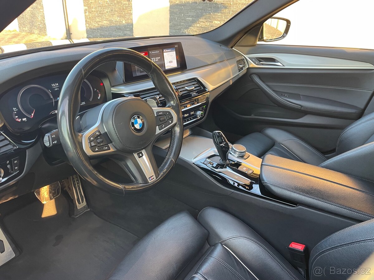 BMW Řada 5, 530 xDrive M-Sport CZ - 12