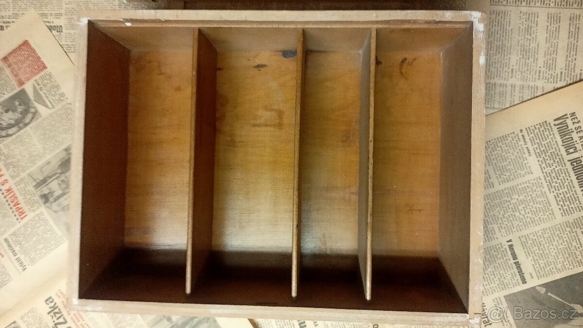 Stará lékárnička, retro, skříňka - 12