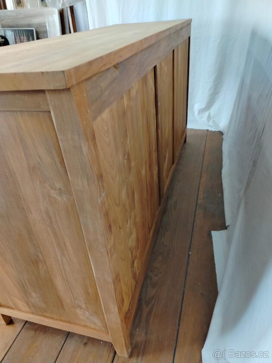 Velká masivní komoda TEAK - 12