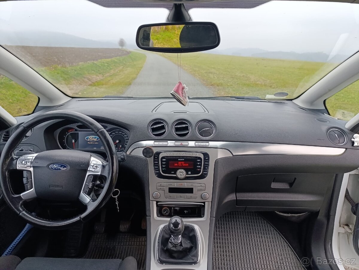Ford S-Max 2.5i TURBO / 162KW / VÝHŘEV / KLIMA / SERVIS / - 12